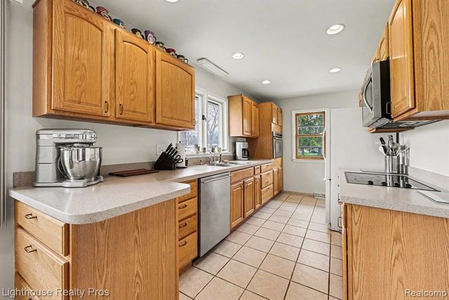 6405 King Road, Spring Arbor, MI 49283