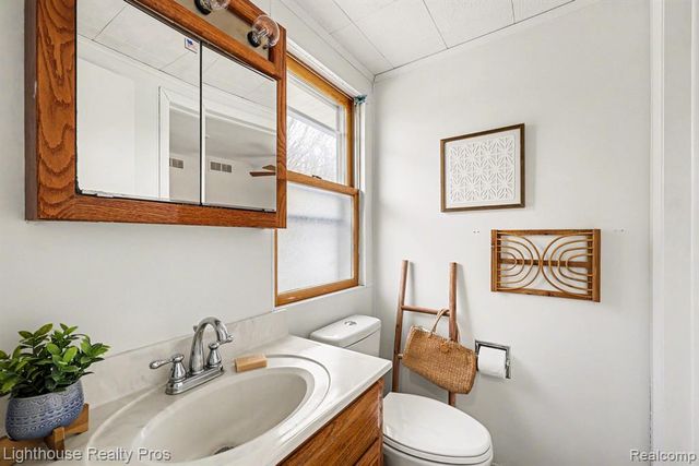 6405 King Road, Spring Arbor, MI 49283