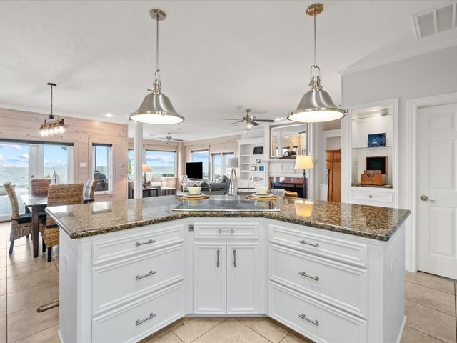 993 Sandy Court, La Porte, TX 77571