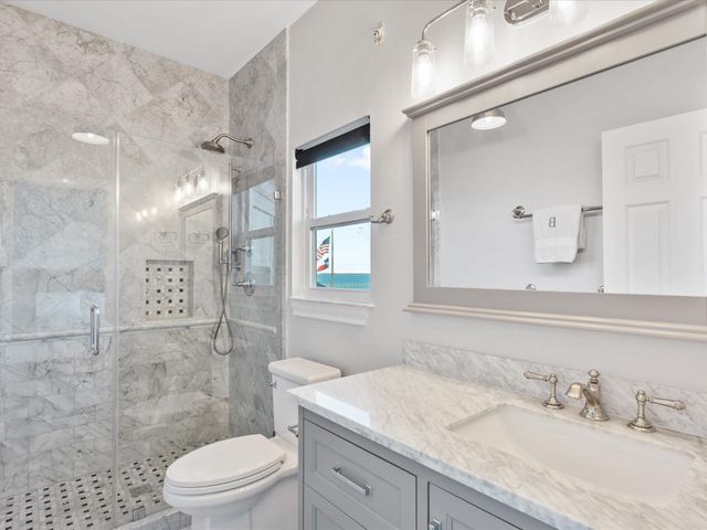 993 Sandy Court, La Porte, TX 77571