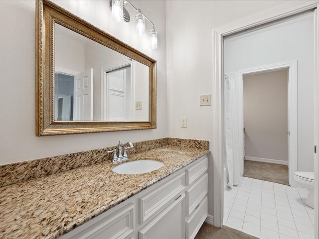 993 Sandy Court, La Porte, TX 77571
