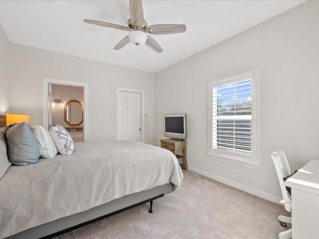 993 Sandy Court, La Porte, TX 77571
