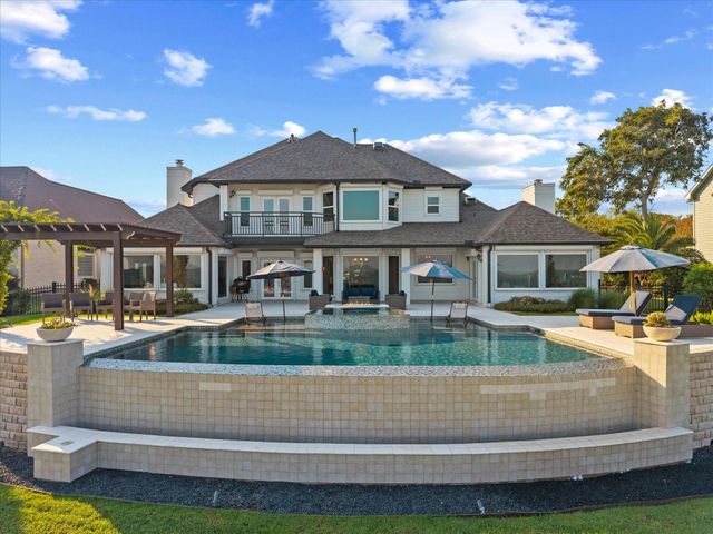 993 Sandy Court, La Porte, TX 77571