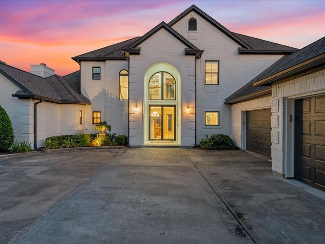 993 Sandy Court, La Porte, TX 77571