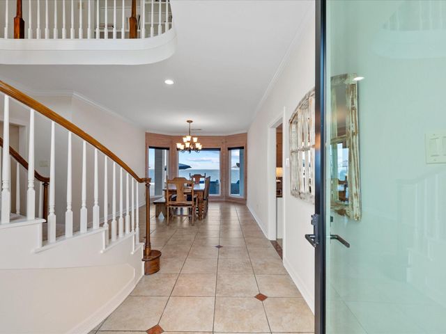 993 Sandy Court, La Porte, TX 77571