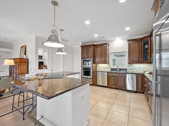 993 Sandy Court, La Porte, TX 77571