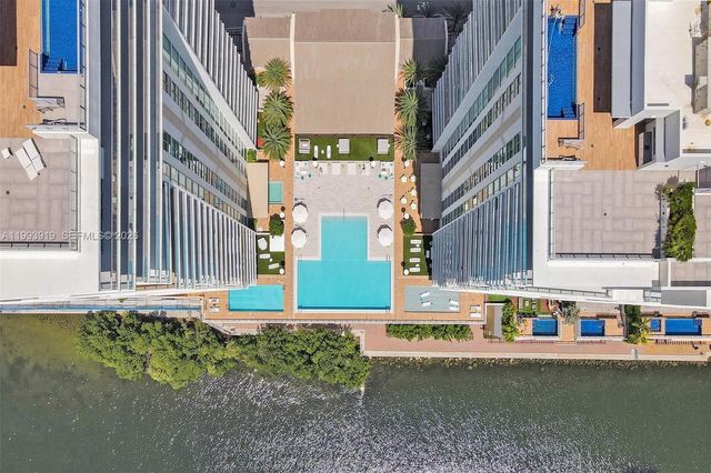 300 Sunny Isles Blvd 4-903, Sunny Isles Beach, FL 33160