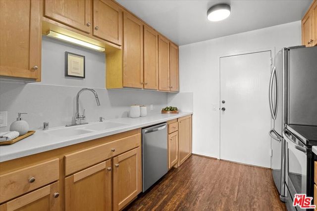 100 S Doheny Drive 609, Los Angeles, CA 90048