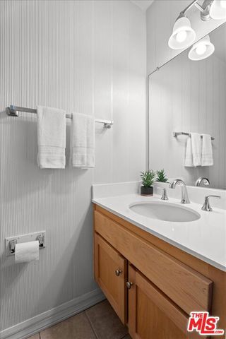 100 S Doheny Drive 609, Los Angeles, CA 90048