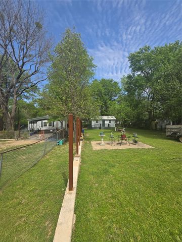 134 Grissom Drive, Gun Barrel City, TX 75156