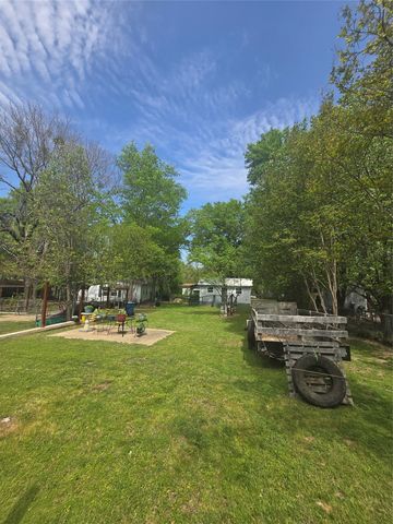 134 Grissom Drive, Gun Barrel City, TX 75156
