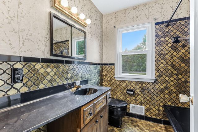 6237 Russell Avenue S, Richfield, MN 55423