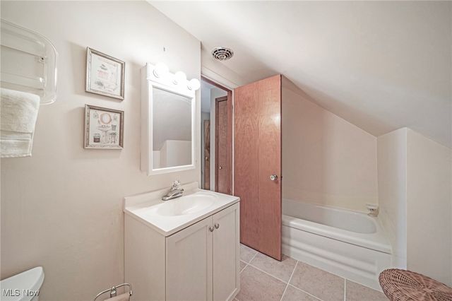 1199 Mayfield Ridge Road, Mayfield Heights, OH 44124