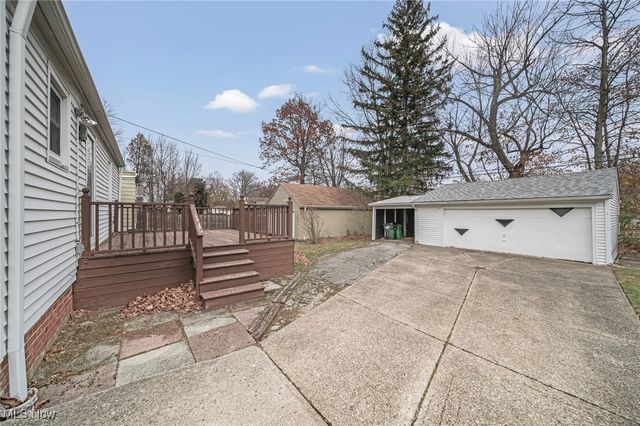 1199 Mayfield Ridge Road, Mayfield Heights, OH 44124