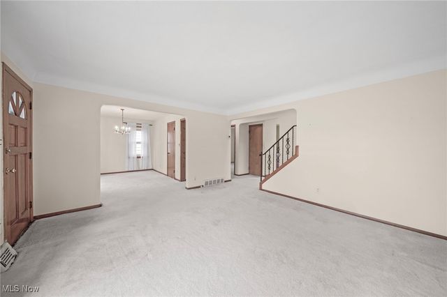 1199 Mayfield Ridge Road, Mayfield Heights, OH 44124