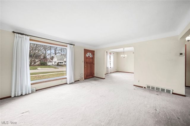 1199 Mayfield Ridge Road, Mayfield Heights, OH 44124