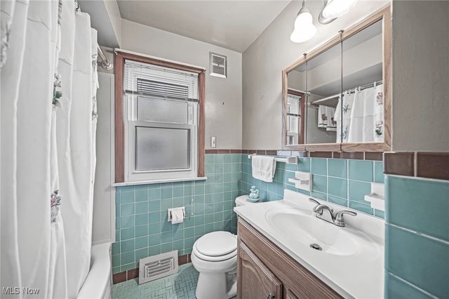 1199 Mayfield Ridge Road, Mayfield Heights, OH 44124