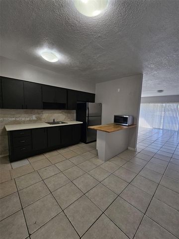 2201 NE 172nd St 3, North Miami Beach, FL 33160