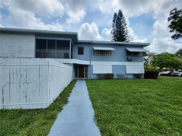 2201 NE 172nd St 3, North Miami Beach, FL 33160