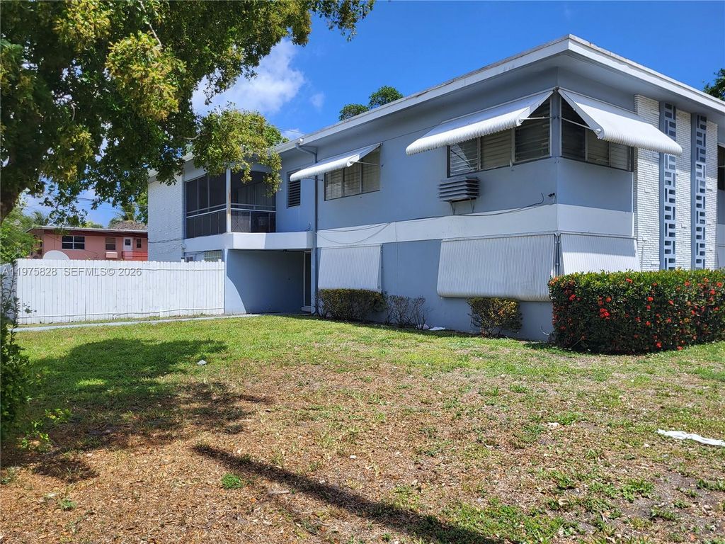 2201 NE 172nd St 3, North Miami Beach, FL 33160