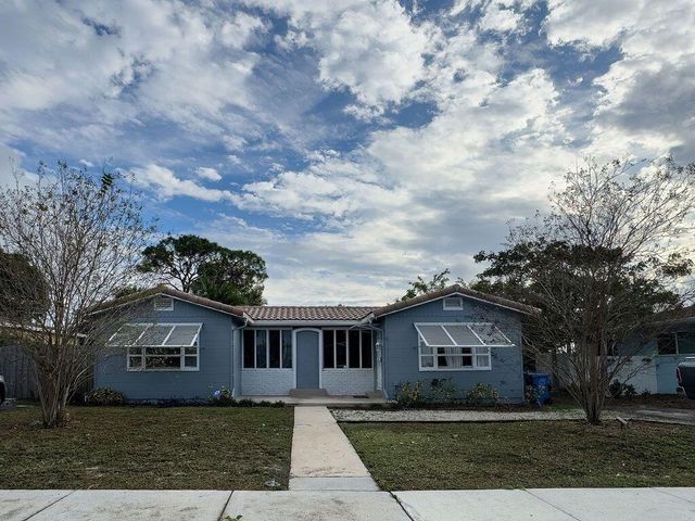 902 NE 34th Street E, Oakland Park, FL 33334