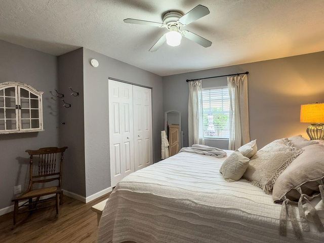 902 NE 34th Street E, Oakland Park, FL 33334