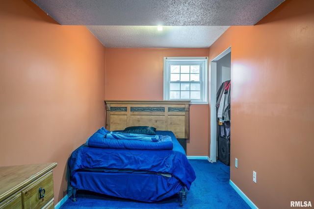 1312 EMERALD Drive, Davenport, IA 52804