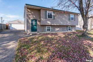 1312 EMERALD Drive, Davenport, IA 52804