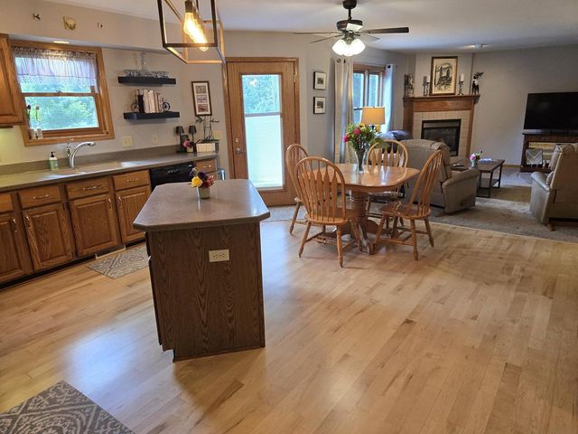 6722 Token Way, Deforest, WI 53532