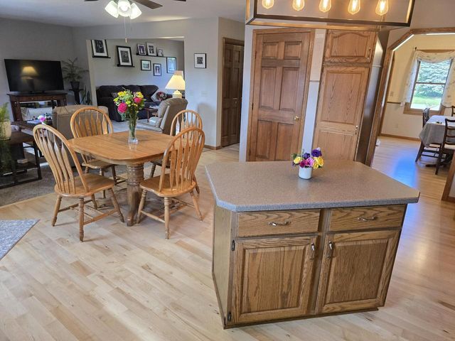 6722 Token Way, Deforest, WI 53532