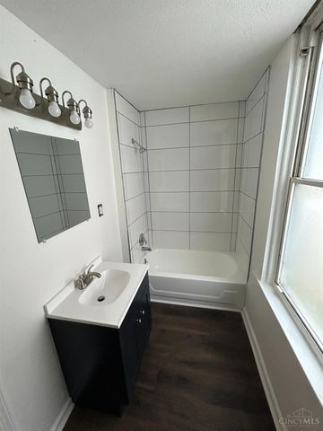 302 Walnut Street, Elmwood Place, OH 45216