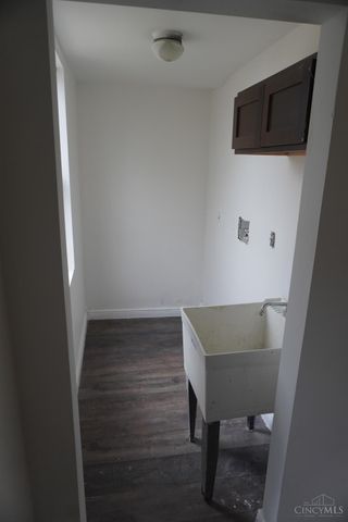 302 Walnut Street, Elmwood Place, OH 45216