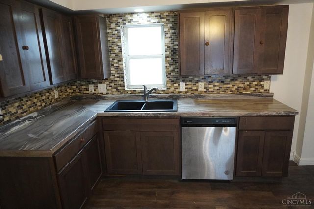 302 Walnut Street, Elmwood Place, OH 45216