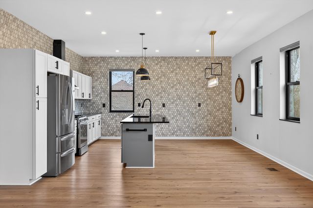 200 Avawam Drive, Richmond, KY 40475