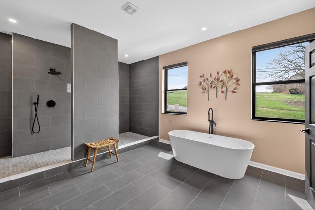 200 Avawam Drive, Richmond, KY 40475