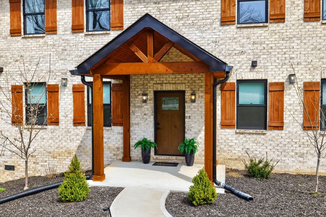 200 Avawam Drive, Richmond, KY 40475