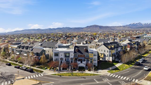 4833 W DAYBREAK PKWY, South Jordan, UT 84009