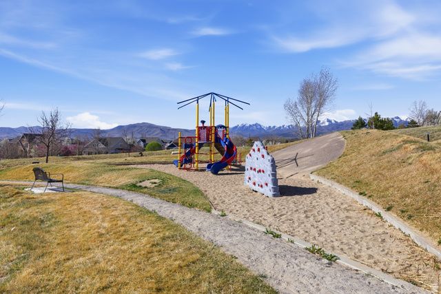 4833 W DAYBREAK PKWY, South Jordan, UT 84009