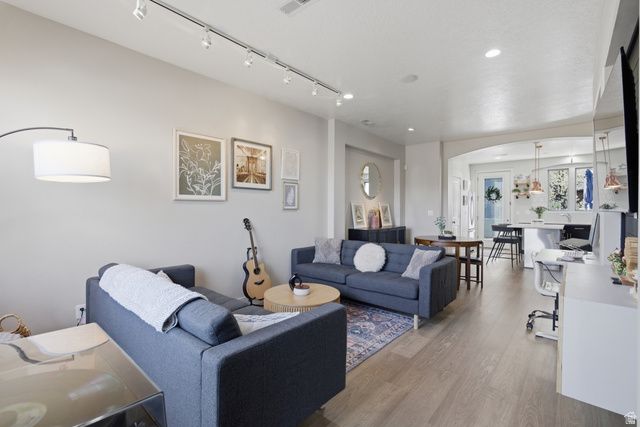 4833 W DAYBREAK PKWY, South Jordan, UT 84009