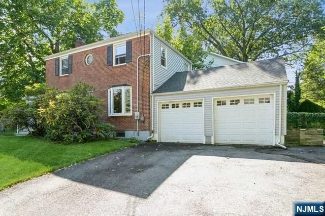 26 Pleasant Avenue, Tenafly, NJ 07670