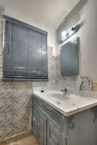 4863 Elizabeth Street, Cudahy, CA 90201