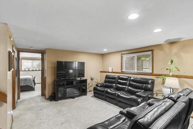 5642 Irongate Drive, Madison, WI 53716
