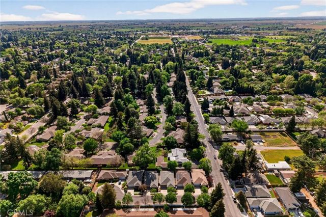 13 Venetian Court, Chico, CA 95973