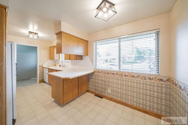 706 E 16th Street, Idaho Falls, ID 83404
