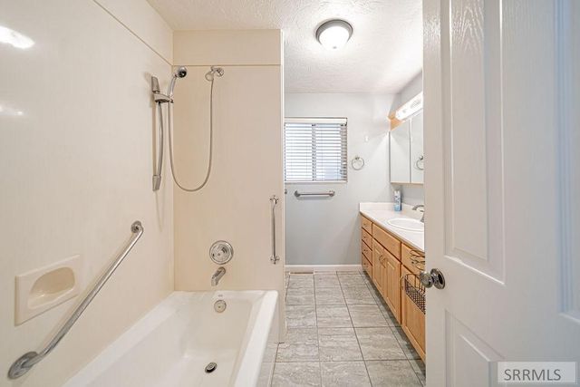 706 E 16th Street, Idaho Falls, ID 83404