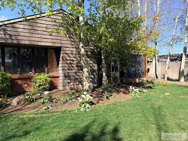 706 E 16th Street, Idaho Falls, ID 83404