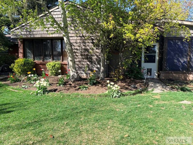 706 E 16th Street, Idaho Falls, ID 83404
