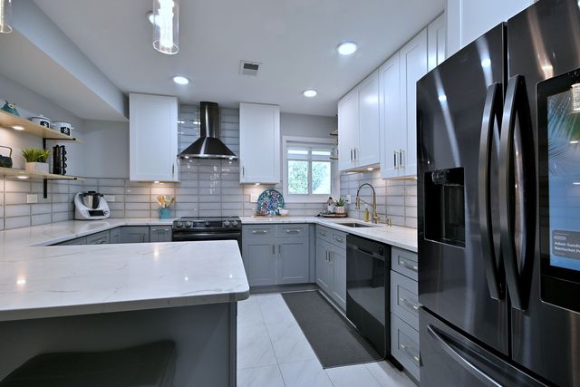 1255 W Prospect Avenue 302, Mount Prospect, IL 60056