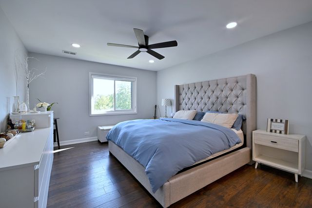1255 W Prospect Avenue 302, Mount Prospect, IL 60056