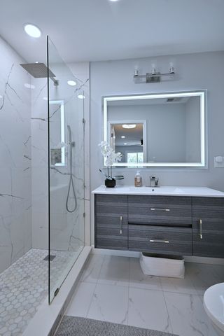 1255 W Prospect Avenue 302, Mount Prospect, IL 60056